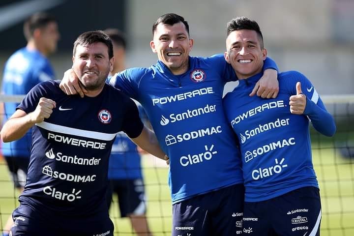 Bar_del_Zorro's tweet photo. #VamosChile! 😉
Entrenamiento de la Selección Chilena de cara al duelo contra #Bolivia ⚽️ @LaRoja @ANFPChile https://t.co/cZBjIlXyWr