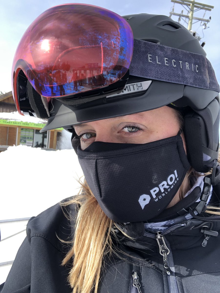 Misha_Cook's tweet photo. Repping our #PROI brand refresh on the slopes! #springbreak #springskiing @MountWashington #mymw https://t.co/GCxMKxlwDi