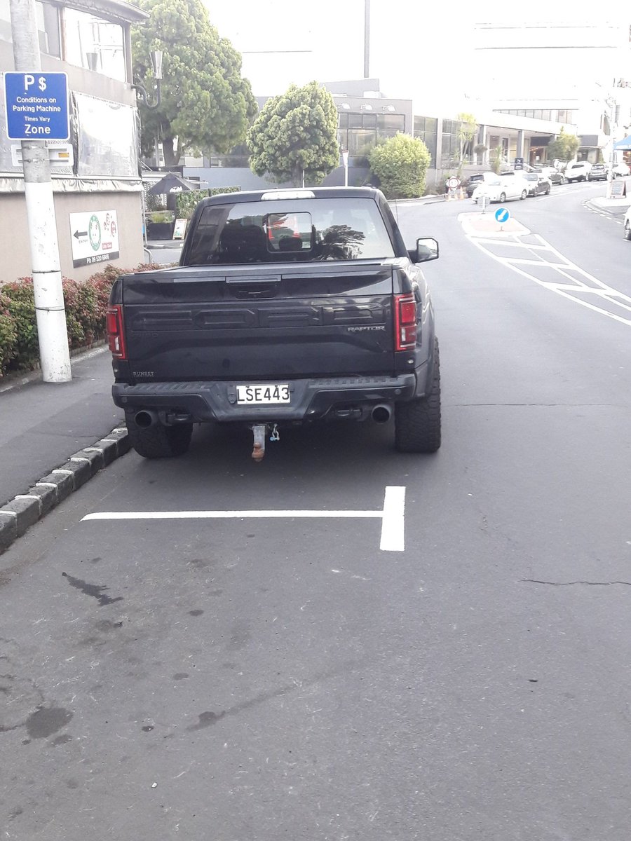 GeorgeWeeks2014's tweet photo. If a car cannot fit into a regular on-street parking space, should it really be sold as a car? Or even driven with a regular car licence?

#Carinflation https://t.co/qTzl9Lc6uW