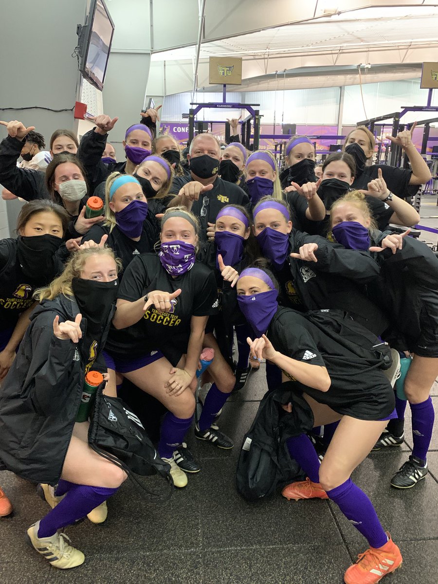 Official_CoachA's tweet photo. The ⁦@TTUGoldenEagles⁩ having to share the APC turf area today. Ran into this crew! The ⁦@TTUSoccer⁩ team! Wings Up from ⁦@TNTechFootball⁩! I feel famous!😂 https://t.co/o8z572slbA