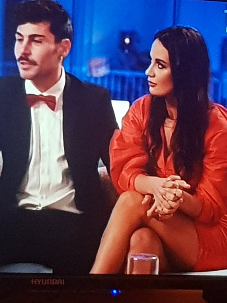 HOUDA11088633's tweet photo. Spoiler:
Hugo le va a pedir matrimonio 
#LaIslaDeLasTentaciones13 https://t.co/jbC33vrUMM