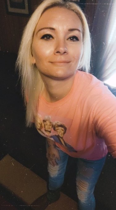 😘 https://t.co/g8IlulbKRX<a href="/tag/newprofilepic"class="tags"><span>#newprofilepic</span></a>