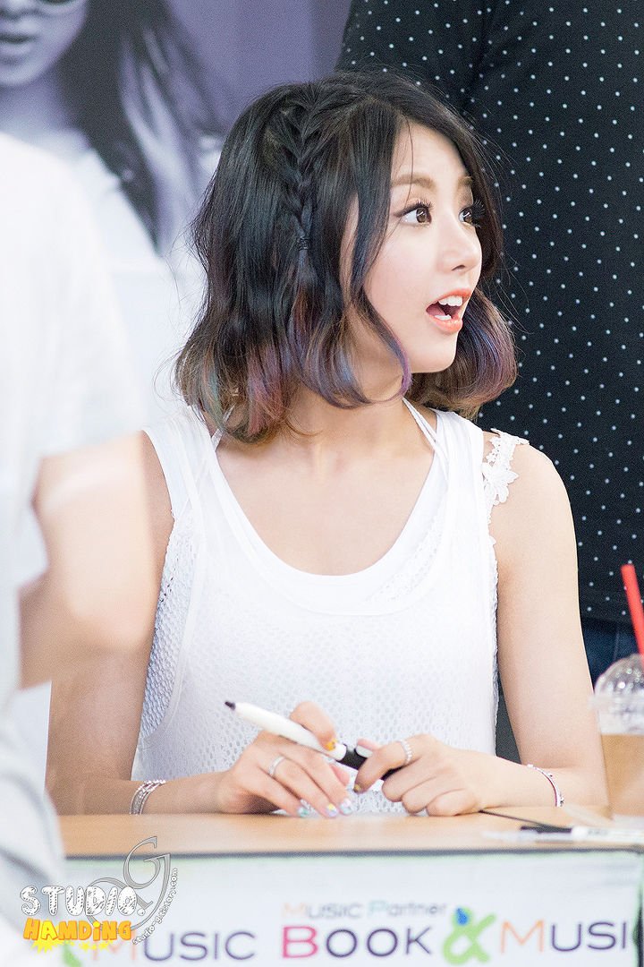 eunblooks's tweet photo. hi ! eunb loves you so much https://t.co/mZkguaJY80