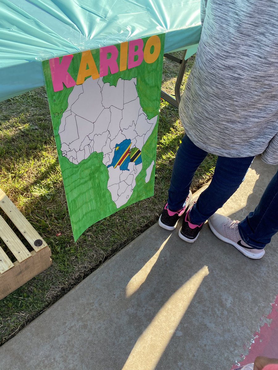 kimferg127's tweet photo. Leaders Across the World at Thomas Elementary @abilene_isd @TheLeaderinMe https://t.co/OLX6s1SHlJ