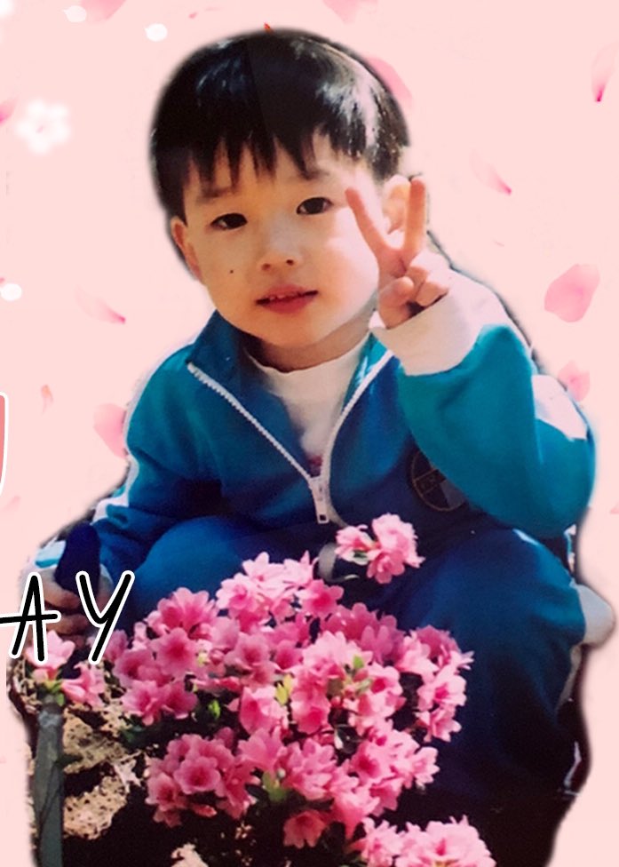 miracle_000325's tweet photo. 이게 진달래인가 철쭉인가...? 꽃잎이 보이면 철쭉이래... 
어쨌든 둘 다 꽃말은 ‘사랑의 기쁨’ 🌺 https://t.co/ehu4dMHSfa