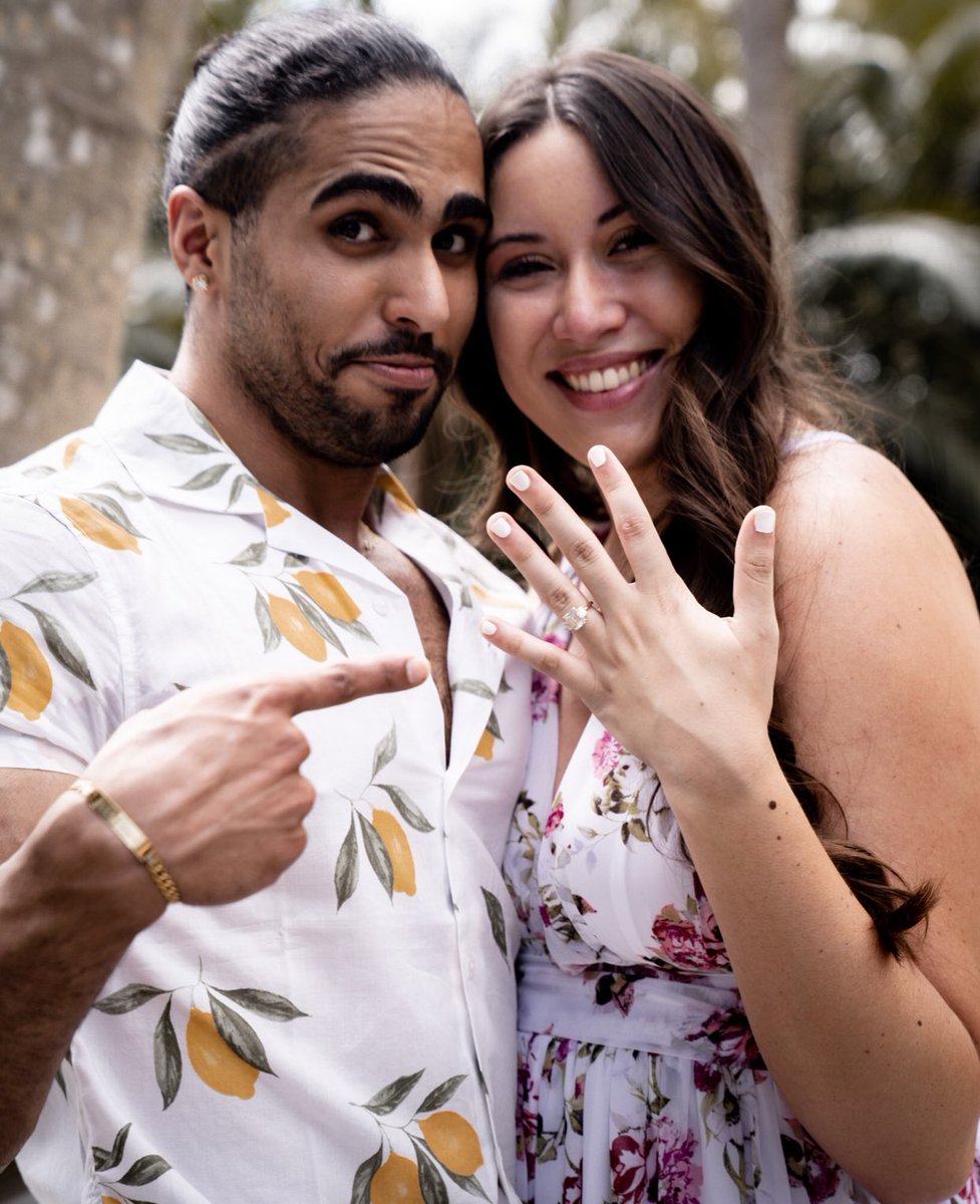 belluh___'s tweet photo. sooo... I got engaged the other day to the man of my dreams 💍🤍 #isaidyes https://t.co/NinNVbjxvk