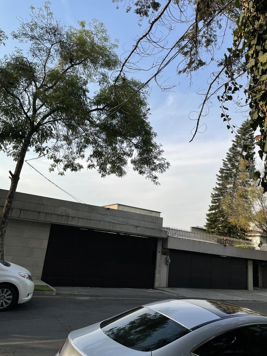 miguelgcossio's tweet photo. @CFEmx 10 veces se me ha ido la luz. 
Esto solo el día de hoy. Hace un mes que se reporto. Bosques de las Lomas Miguel Hidalgo. Según expertos contratados, el vecino esta sobrecargando mi medidor. @ManuelBartlett @CFE_Contigo https://t.co/q8JPXXrFn1