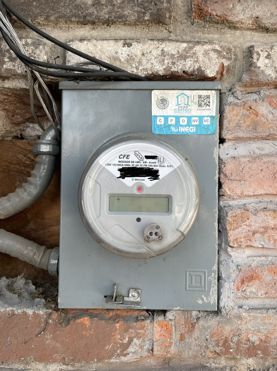 miguelgcossio's tweet photo. @CFEmx 10 veces se me ha ido la luz. 
Esto solo el día de hoy. Hace un mes que se reporto. Bosques de las Lomas Miguel Hidalgo. Según expertos contratados, el vecino esta sobrecargando mi medidor. @ManuelBartlett @CFE_Contigo https://t.co/q8JPXXrFn1