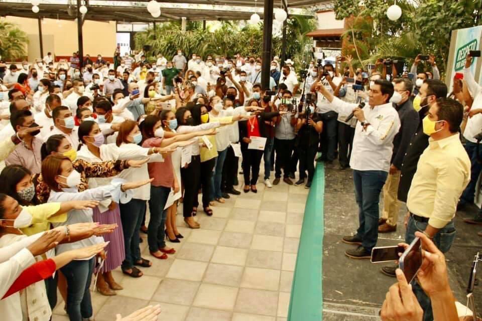 AliciaZamora_'s tweet photo. Con gusto y responsabilidad tomé protesta como Coordinadora Territorial en la región Acapulco de la  alianza PRI - PRD, donde trabajaremos en conjunto para generar resultados medibles y tangibles para obtener el triunfo de nuestro candidato @Mario_M_Arcos #RespetoPorGuerrero https://t.co/8x0NQ128yw