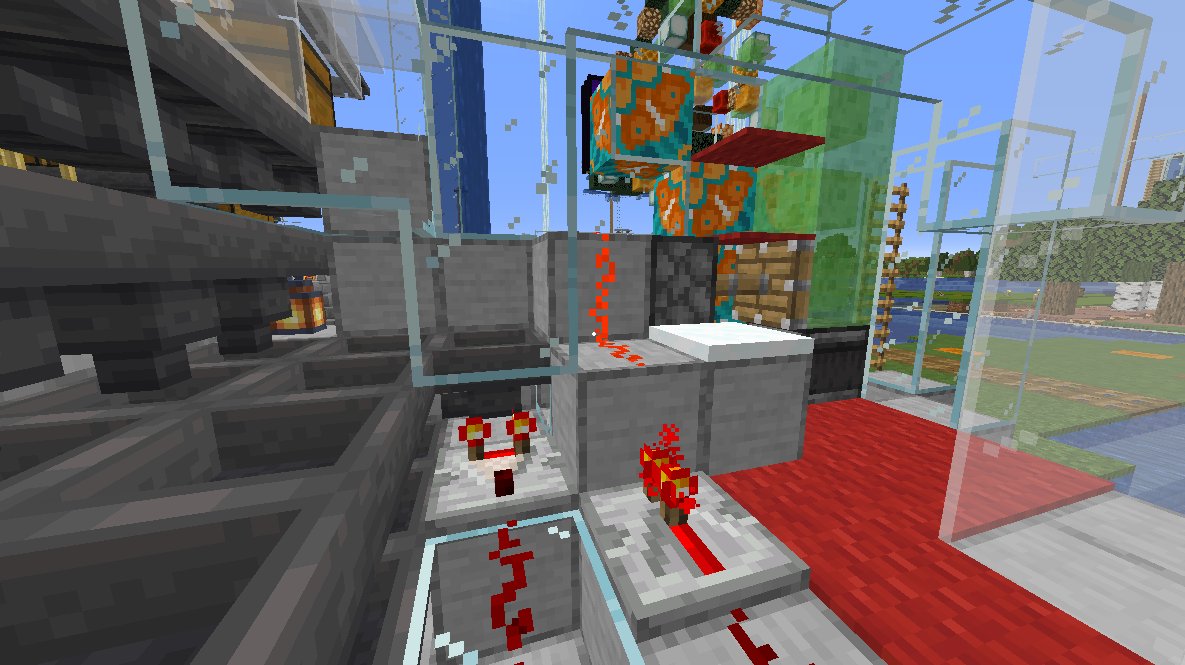 Runemia 朝になると 日照センサーで一日に一回だけ一定時間フェンスゲートが開きます Minecraft マイクラ マインクラフト T Co Ifkp3voxft Twitter