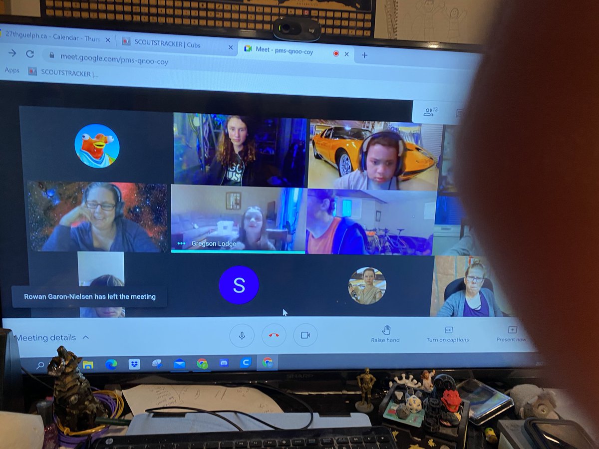 Guelph27th's tweet photo. Amazing job by our Venturers showing off their minecraft realm and explaining the contraption mechanics to the cubs tonight. There will be cubs dreaming of building tonight! #cubsdostuff https://t.co/PoIUXSiWCD