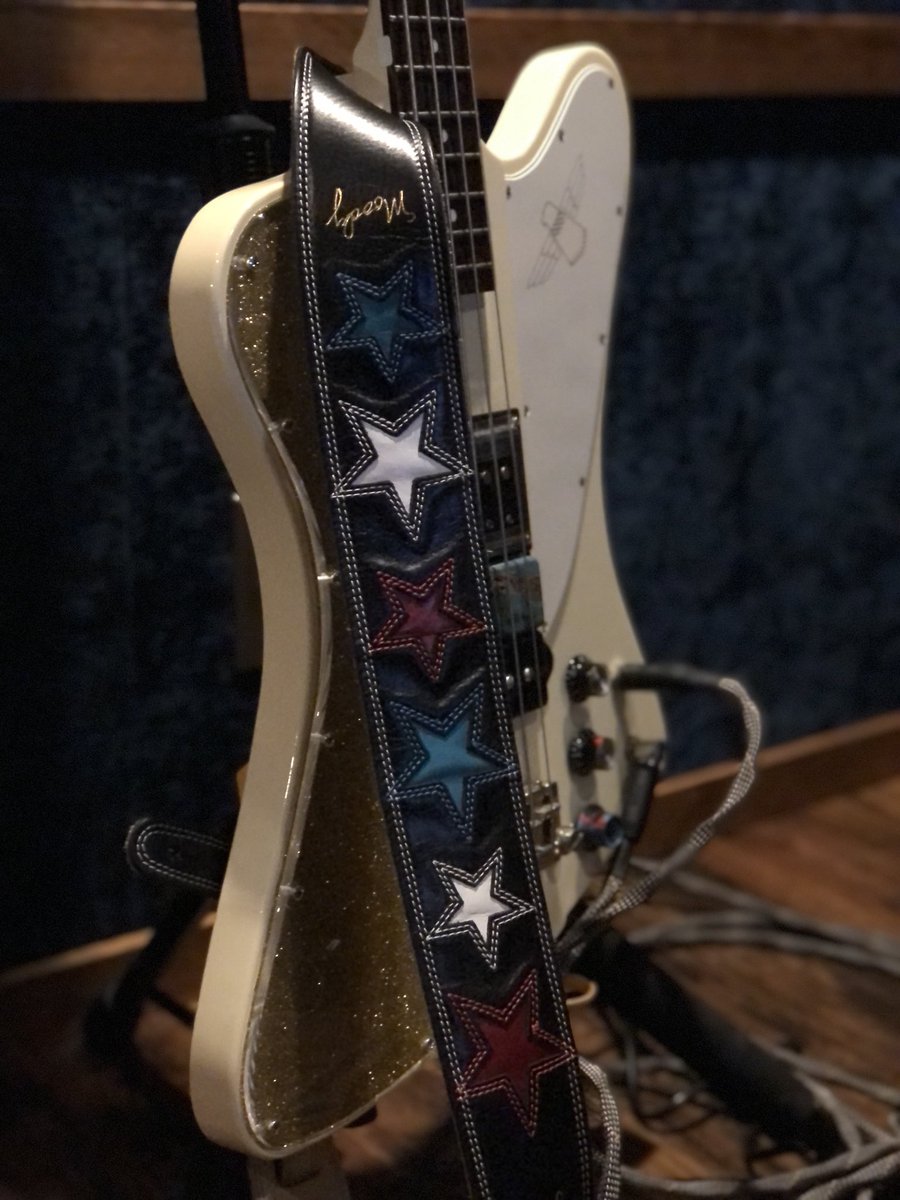 BananaTetsurou's tweet image. 昨日は福岡の旧友が作った渋谷のレコスタでワイワイしてきました。
お洒落で落ち着くスタジオって好き🍌

#渋谷
#VersionStudio
#バージョンスタジオ