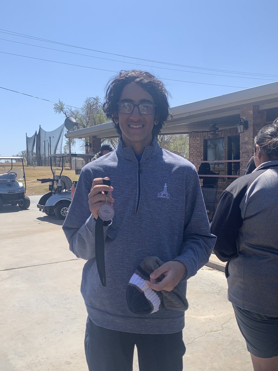 Junior varsity boys golf placed third overall as a team, and Ansh P. ‘23 placed third as an individual in the Andrews JV invitational. ⛳️ #trinitychargers