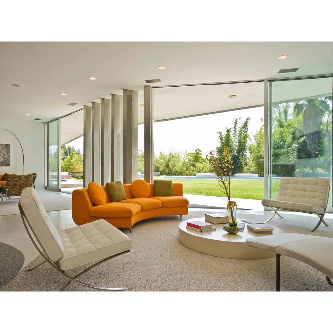 BuildeeePro's tweet photo. This wide space for a living room is as marvelous as having a much wider space for a backyard. Thoughts?
Tag someone who will love this design by @assembledge
#photooftheday #InteriorDesignPhilippines #renovation #instalivingph #InteriorDesign #InterirorDesignInspo #interiors https://t.co/nywM2tPVT1