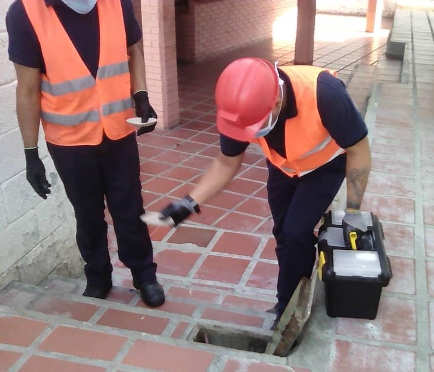 IAIM_VE's tweet photo. #GestiónIAIM || #25Mar Continuamos llevando a cabo la fumigación en las diferentes áreas operativas y administrativas del #IAIM, esto con el objetivo de controlar y exterminar cualquier foco de población de plagas. https://t.co/KKSFbuWWp0