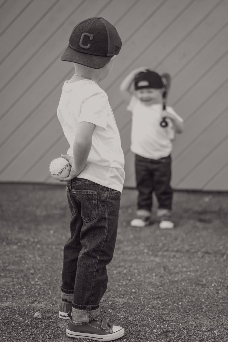 LindsayFox5's tweet photo. Weather is getting nice in the DMV, be sure to book your spring or summer photo session now! We recently did a sandlot session! Check out more of our work @sistershotsphoto on IG and FB and https://t.co/J0OY9ytoU6 https://t.co/u00lSgjNOk