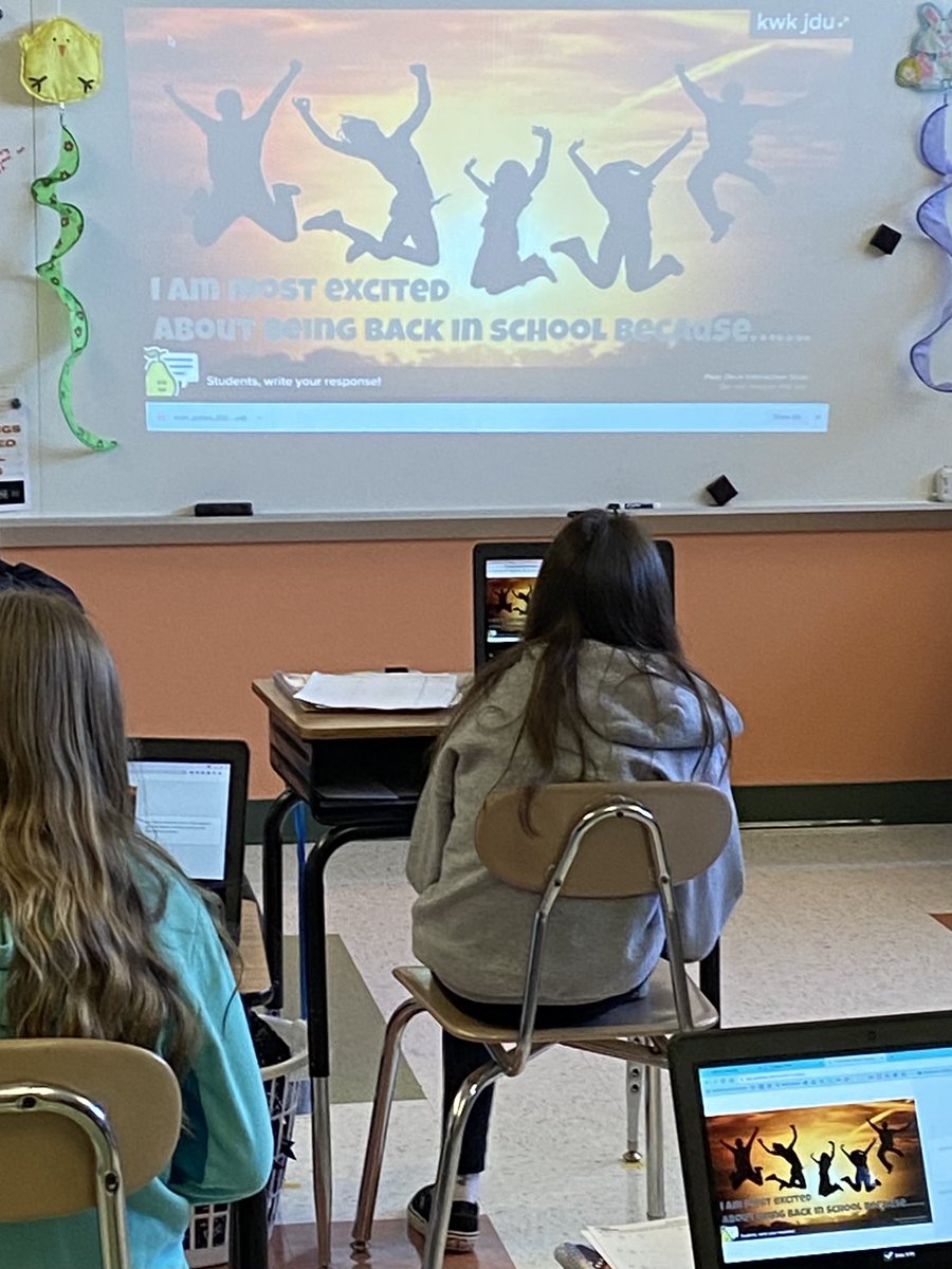 MrsLaky's tweet photo. @PearDeck is helping us get our Morning Meetings up and running! It has been fun to start our mornings with class discussions and #SEL to get our minds ready for a great day. @nasdborough #boroimpact https://t.co/DhBsr8AXP5