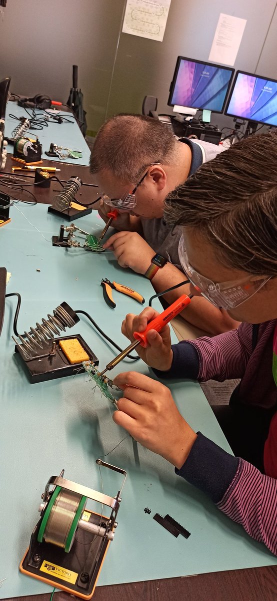 🅿🆁🅰🆅🅸🅽 🆅🅰🆉 tweet media