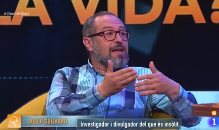 ObrimFil_TVE's tweet photo. Totes coincidències que no es poden explicar racionalment, són fruit de l'atzar?
Aquestes casualitats es diuen "serendipitats" i el @josepguijarro n'és un especialista
Pareu atenció a algunes de les que explica ara a l'#ObrimFilSort #CoincidènciesImpossibles https://t.co/Js36QL5ZUJ