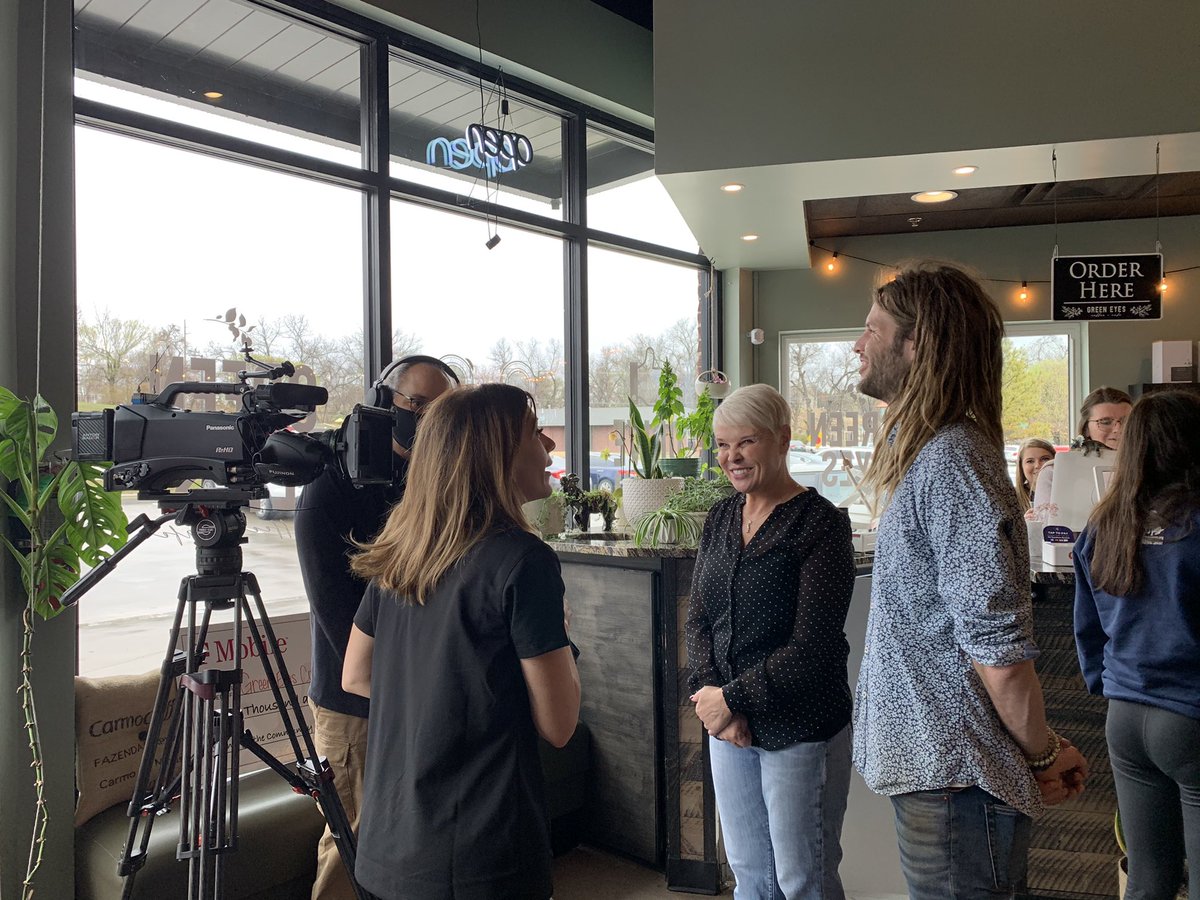 Today we picked up the coffee tab and awarded Green Eyes Coffee with $1k in partnership with <a href="/NewsOn6/">News On 6</a>. 

They were nominated as a local business that has been #CaringForTheCommunity in this crazy year and even better—were some of the nicest humans I’ve met!! 

#TMobileGoesLocal