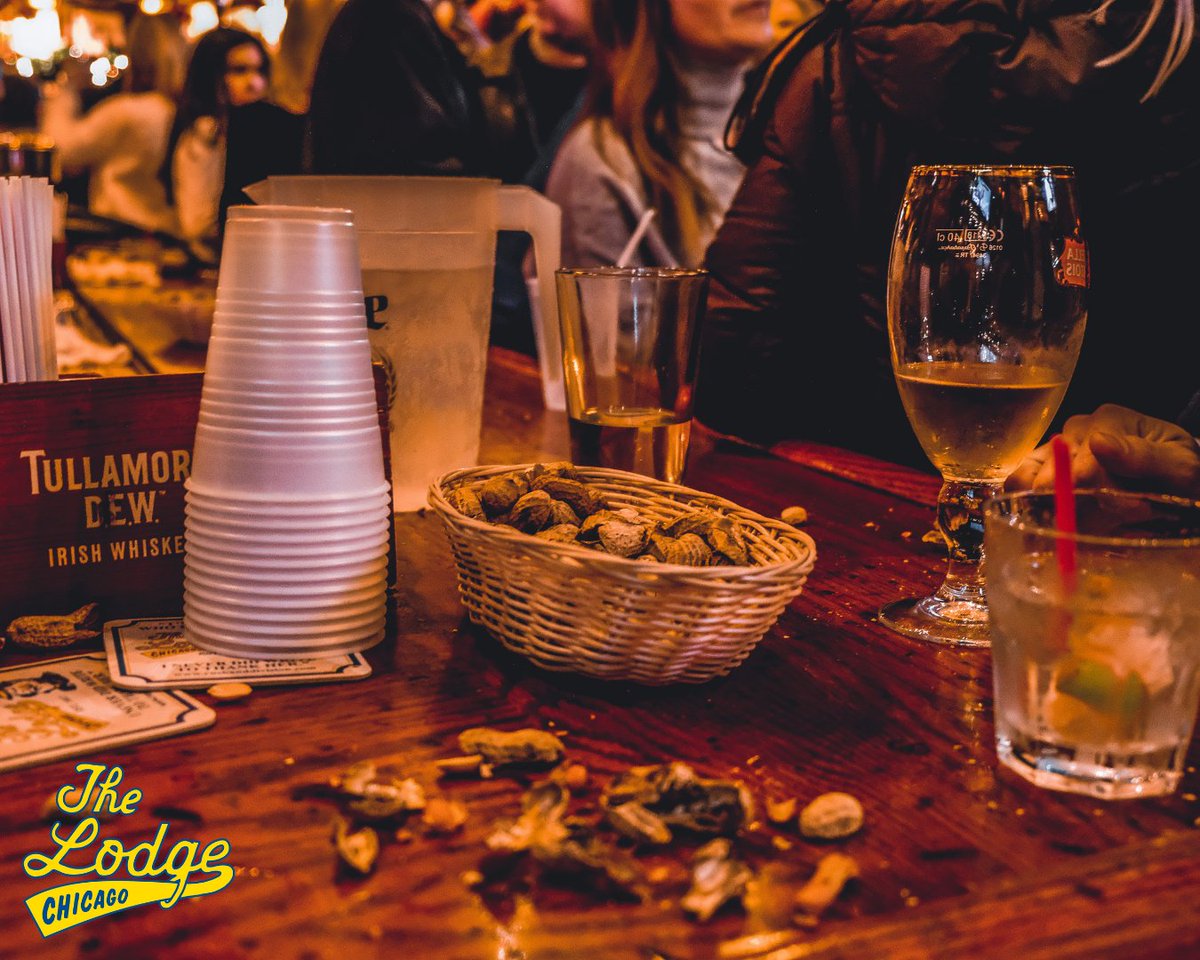 LodgeTavern's tweet photo. #ThrowbackThursday Who misses having some peanuts with your drink!? Hopefully we'll be back to throwing those shells on the ground soon!🥜
#LMGChicago #LodgeTavern #Chicago #ChicagoBars #NeighborhoodBar #OutdoorSeating #CarryOut #Jukebox #Peanuts #PeanutShells #Nightlife https://t.co/mowF0HQjib