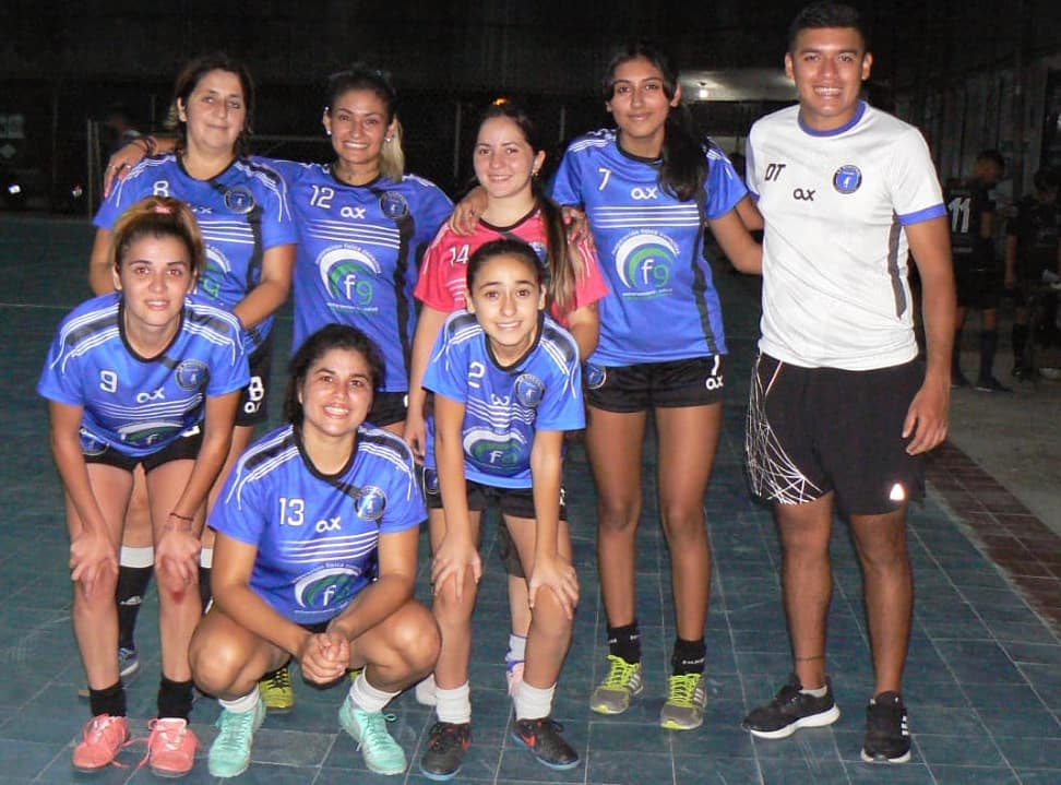 PUCAT15's tweet photo. #Futsal 👩🏽👟⚽️ :
#Primera
Las chicas siguen su paso arrollandor por este torneo y esta vez le ganaron a las pibas de #LaDiagonal.
#LaDiagonal 1 - 10 @ATOficial
📸 : @Fulbolero
#ArribaDecano 💙👆🏽 https://t.co/Xtt8ZSKrVY