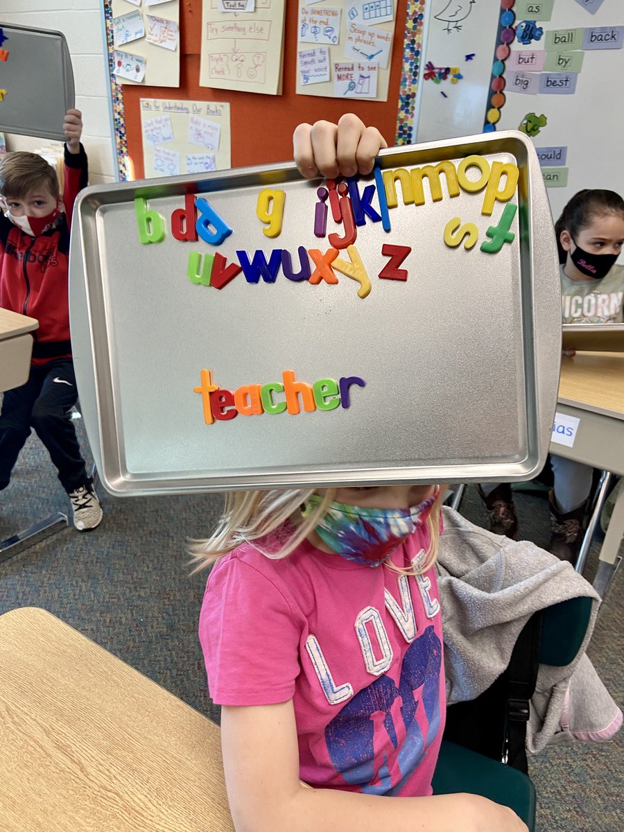 MrsSnyder_read's tweet photo. We are WORD BUILDERS! 🦺🔨#wilsonsd #wilsonschldist #GVproud https://t.co/xQ64brfbWY