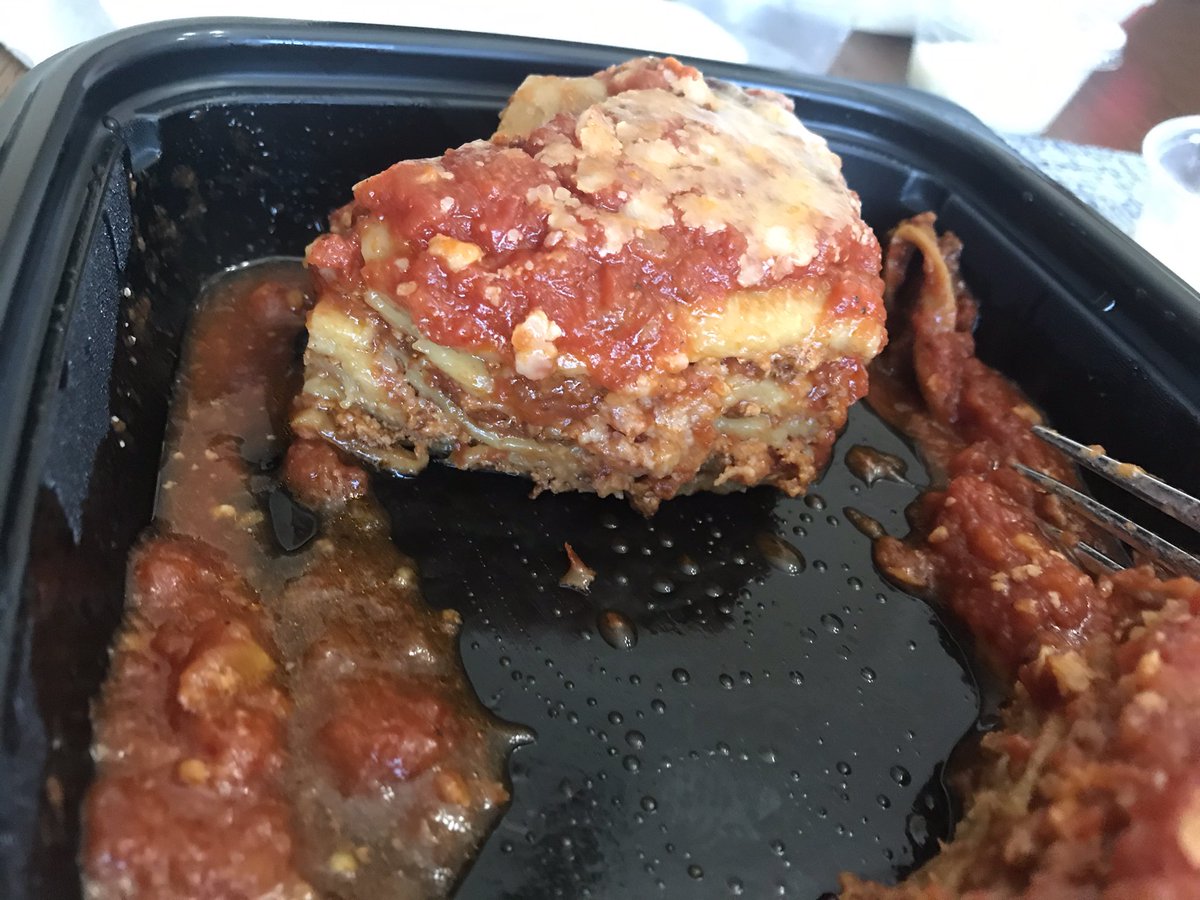 SpaceCheetahMan's tweet photo. @Carrabbas hey where’s the cheese on my lasagna? https://t.co/Scob9pu0AT