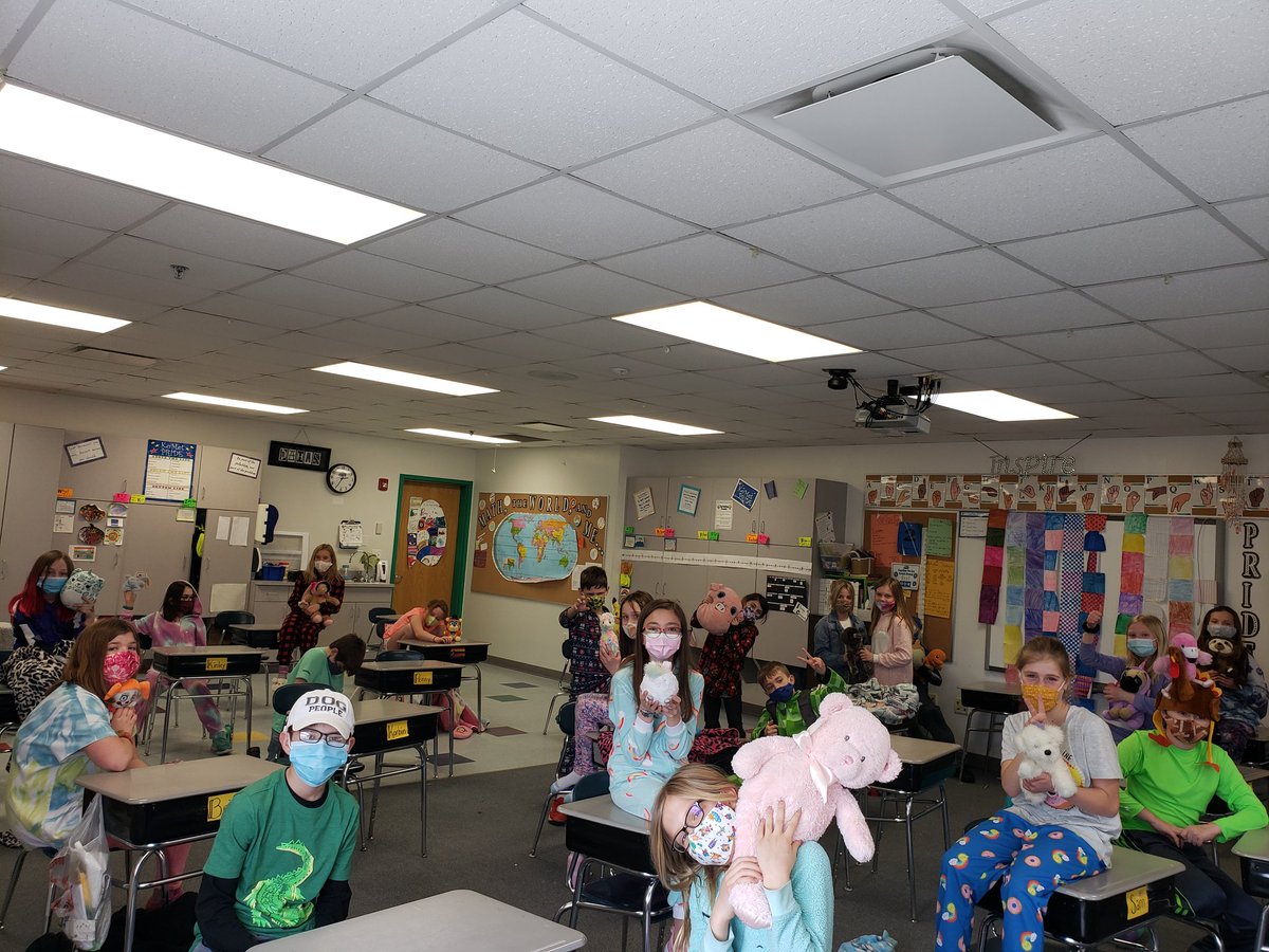 kmdahminators's tweet photo. #boosterthon reward PJ DAY!! @KMElem @DahmsPaula @kmespta
Looking forward to the dance party tomorrow! https://t.co/SKtPM3rjkY