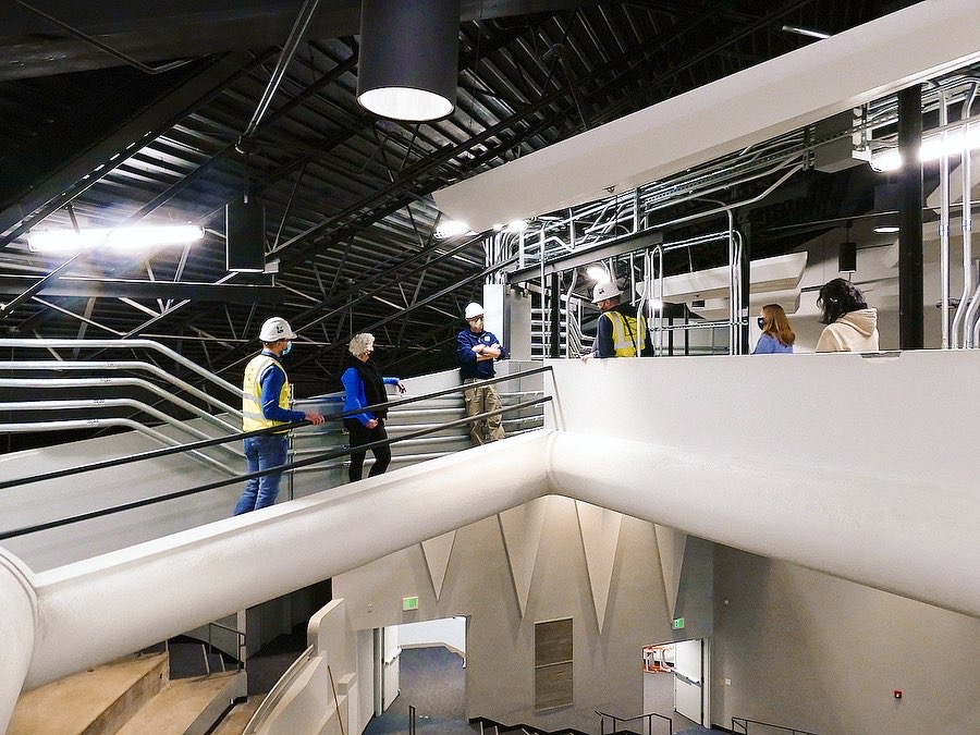 eoumountaineers's tweet image. Progression photos of the Loso Hall Renovation. Looking forward to hosting and watching EOU’s theatre and chamber choir in action on stage! 🎭

💙💛
#theatrerenovation #EasternEdge #inpersonclasses #theatre #choir