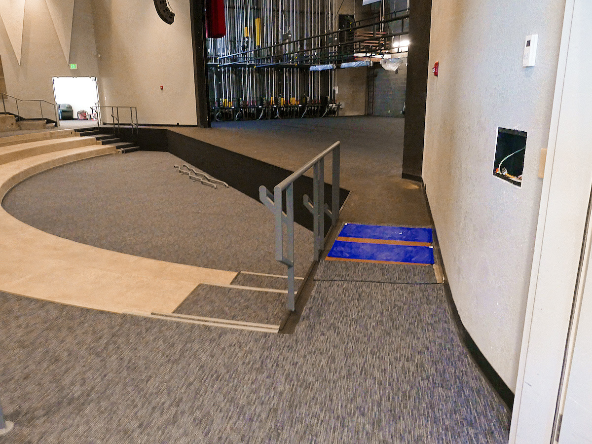 eoumountaineers's tweet image. Progression photos of the Loso Hall Renovation. Looking forward to hosting and watching EOU’s theatre and chamber choir in action on stage! 🎭

💙💛
#theatrerenovation #EasternEdge #inpersonclasses #theatre #choir