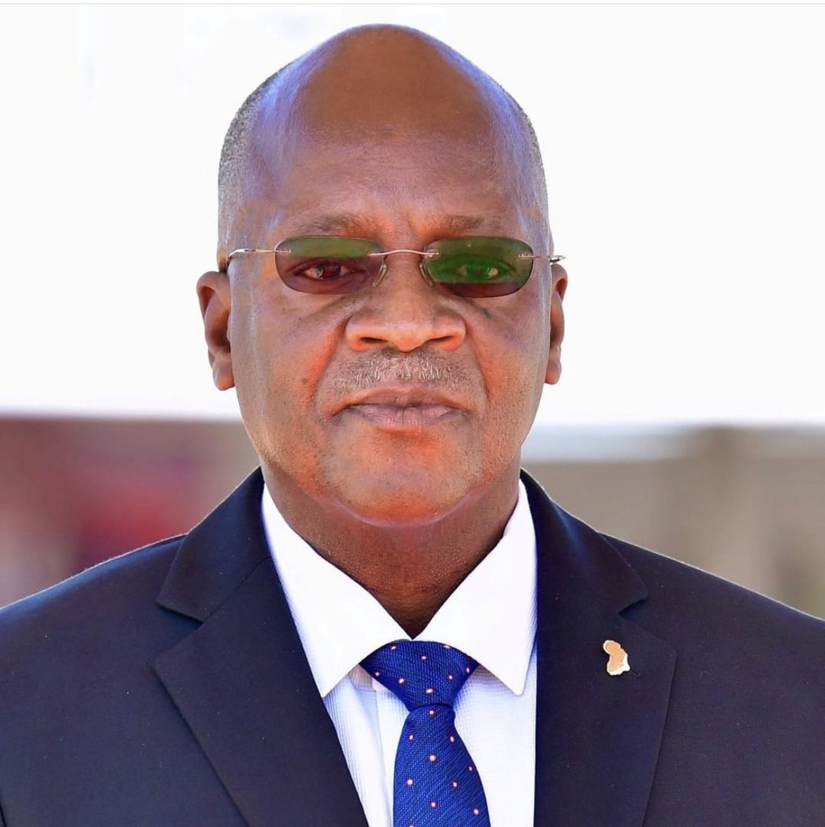 SuluhuSamia's tweet image. Today as we lay to rest our beloved President Dr. John Pombe Joseph Magufuli; on behalf of the People of the United Republic of Tanzania and on my own behalf i would like to thank fellow Compatriots; National Leaders, Religious Leaders, Political Leaders, Diplomatic Community,