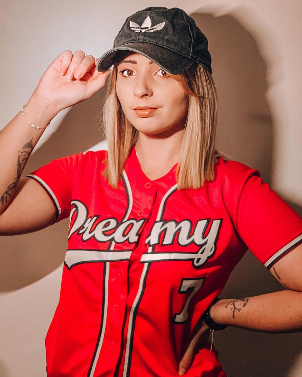 fcustomshop's tweet photo. The coolest part about custom jerseys is it’s like wearing a piece of art you created yourself ⚡️#fcustom https://t.co/P5ED0VtNMn