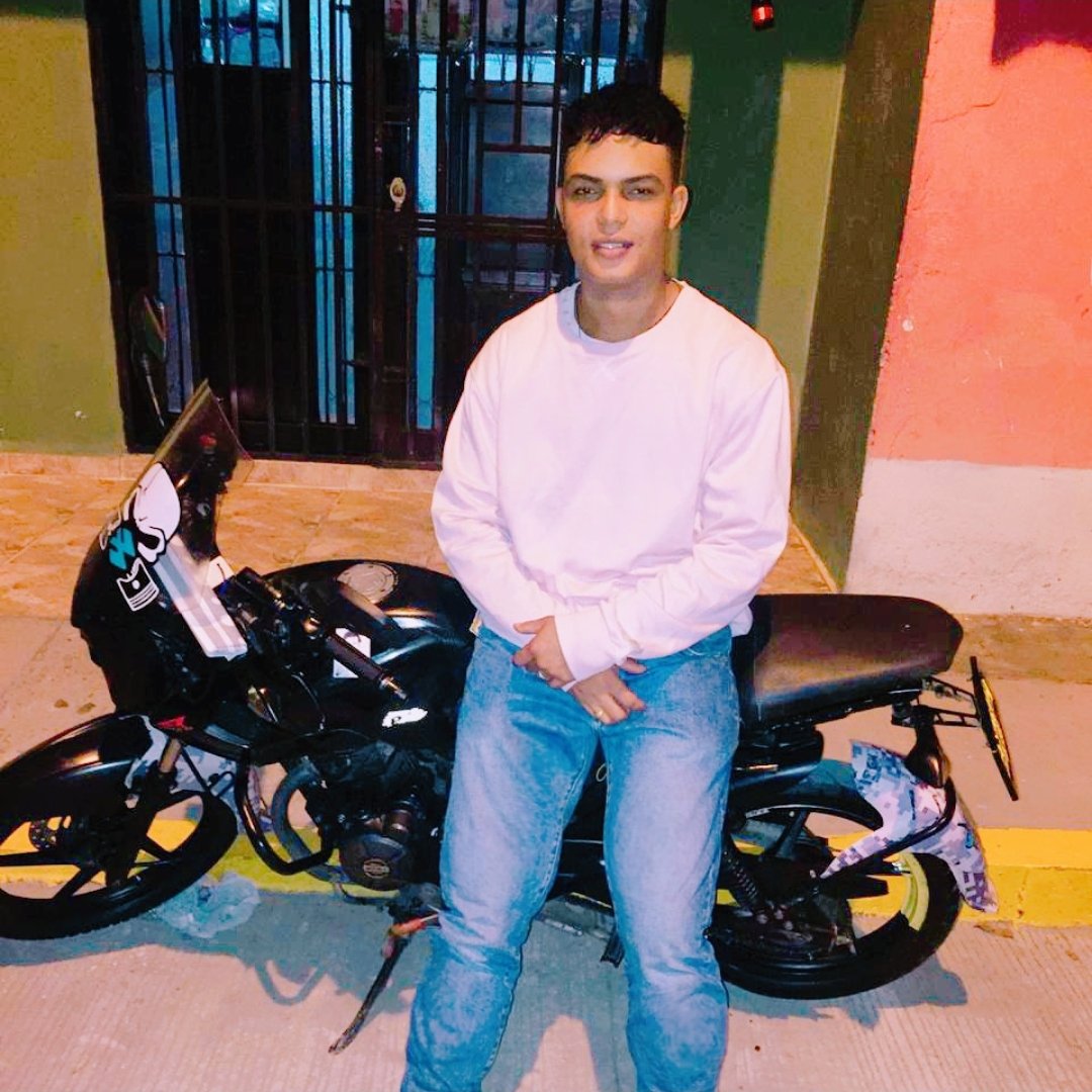 CastroJarrison's tweet photo. Eres libre de hacer lo que quieras. Pero cuando te hagan lo mismo. Mastica y traga🤺☻ https://t.co/o2kCemDUQf