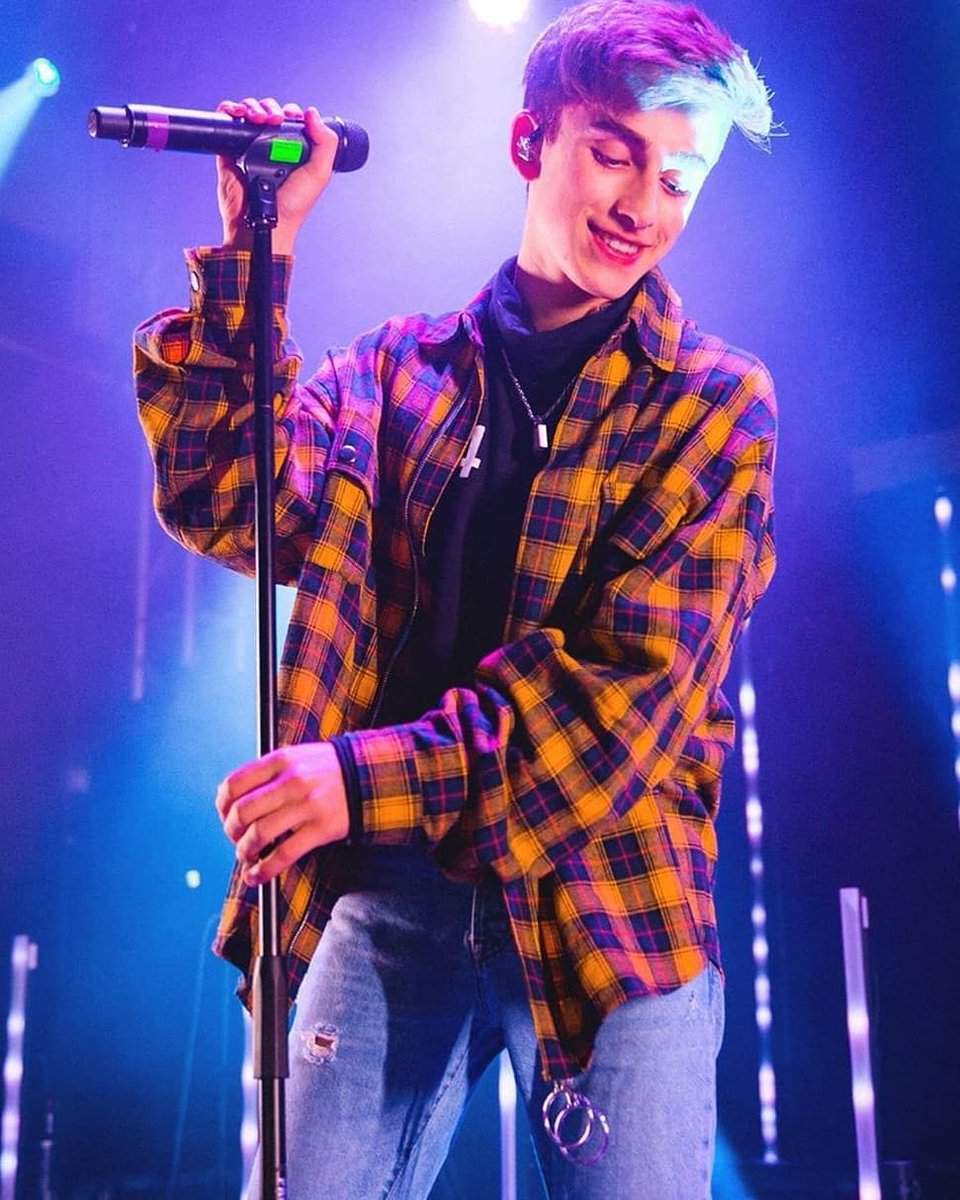 trlsxjohnny's tweet photo. lala hermosa, feliz cumpleaños, espero que pases un dia genial, sos una persona llena de talento y de amor, te quiero mucho, gracias por siempre estar, te amo❤ @phasesjohnny https://t.co/tgQLhKjVTH