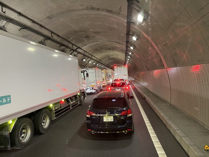 事故 圏央道 上りの八王子jct 海老名icで事故 渋滞 3箇所も連続で事故 現地の画像や動画まとめ まとめダネ