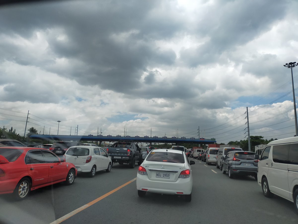 enanfvrito's tweet photo. anyare @CaviteXpressway sa RFId? express na dapat dba? @_djchacha https://t.co/sbgocu0g86
