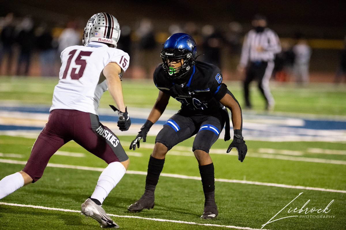 GarretsonRick's tweet photo. Big Game corner Travis Roberts coming in at the #31 slot... QB Blaine Hipa lands at #33... Lockdown corner Alfred Smith solid at #39... #PLAYERSMAKEPLAYS #MAKOA https://t.co/BTLZrd0YkS