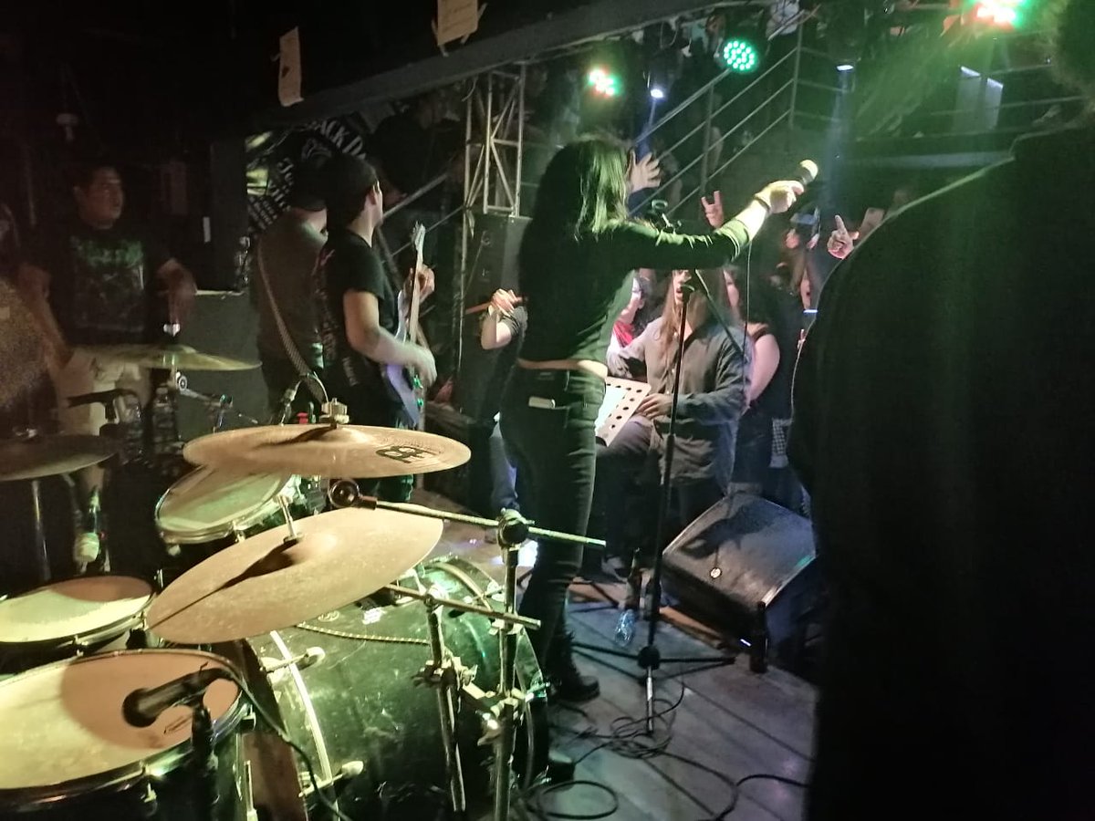 Excelsyum's tweet photo. Fotos Gracias a Jorge Orozco. Gracias a todos por llegar el sábado pasado a vernos en Ronkonrolas. 💜🔥 https://t.co/lujIs8aGmc