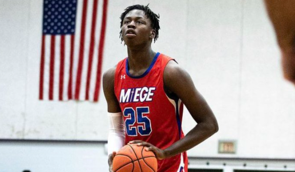 Mark Mitchell of Bishop Miege named Sports in Kansas All-Classes &amp; 4A Player of the Year. Mitchell was the Sophomore of the Year in Kansas last season. He's ranked #2 nationally as a five star SF in 2022 by Rivals - Sports in Kansas 

VIEW: shar.es/aoDRnU
