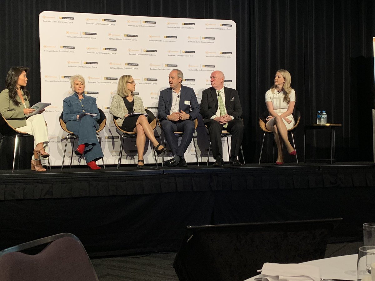 DianeSmithG's tweet image. Rock star panel with Graham Kerr making it clear he thinks progress on gender balance is too slow ⁦@BankwestCurtin⁩ ⁦@WGEAgency⁩ ⁦@CEWAus⁩