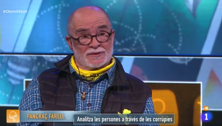 ObrimFil_TVE's tweet photo. Es pot endevinar la personalitat d'algú per la forma que té d'engrapar un xurro de fang, les @Corrupies?
Doncs en Pancraç Farell demostrarà que es pot fer!
No us perdeu la curiosa manera que té de predir com són les persones
#ObrimFilSort https://t.co/XVgIR3IDOM