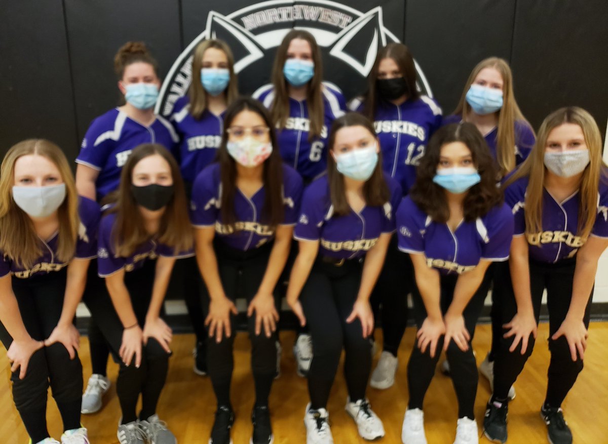 SoftballSkies's tweet photo. PICTURE DAY 2021 TAKE TWO: Here is your Husky Softball Junior Varsity Team. This group has already shown so much improvement. Can't wait to see them on the π₯ diamond next week. Gonna be a great year. #LetsDoThisLadies https://t.co/DRlVoUMWiB