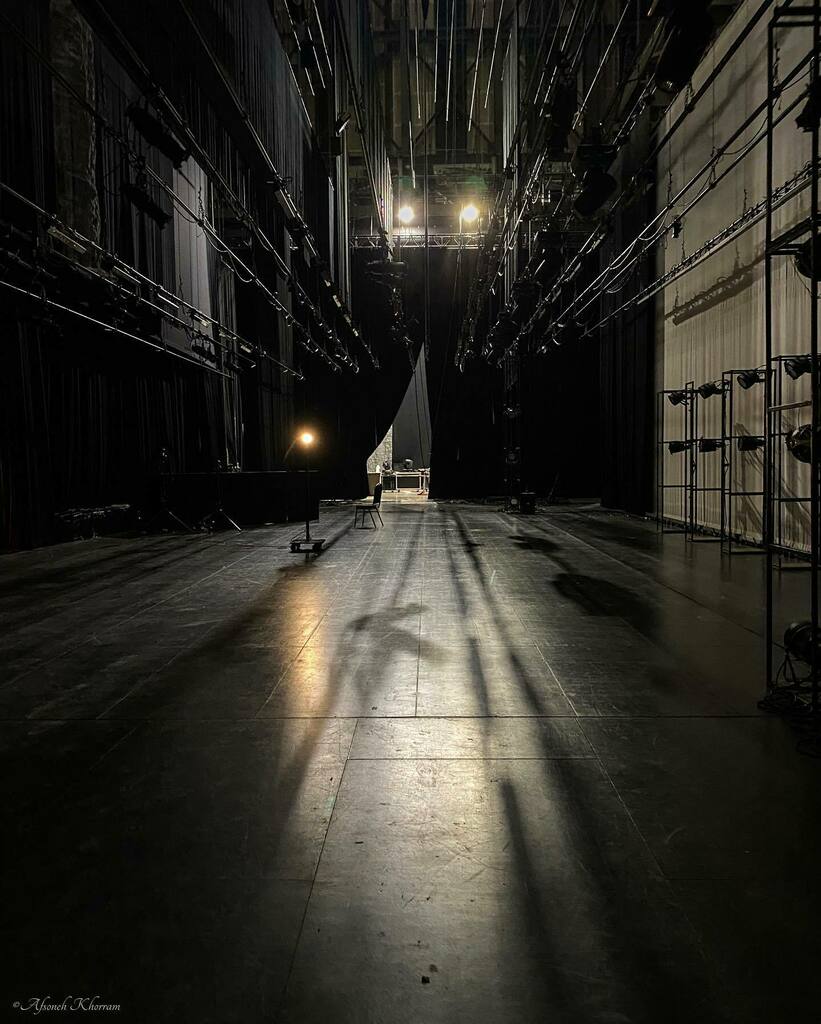 Afsoneh's tweet photo. Leave a light on...
•
•
•
#ghostlight #photographer #kansascity #kcmo #igkansascity #performingarts #ihavethisthingwithlights https://t.co/ZbAfJ42hWe https://t.co/wymOmZlQo2