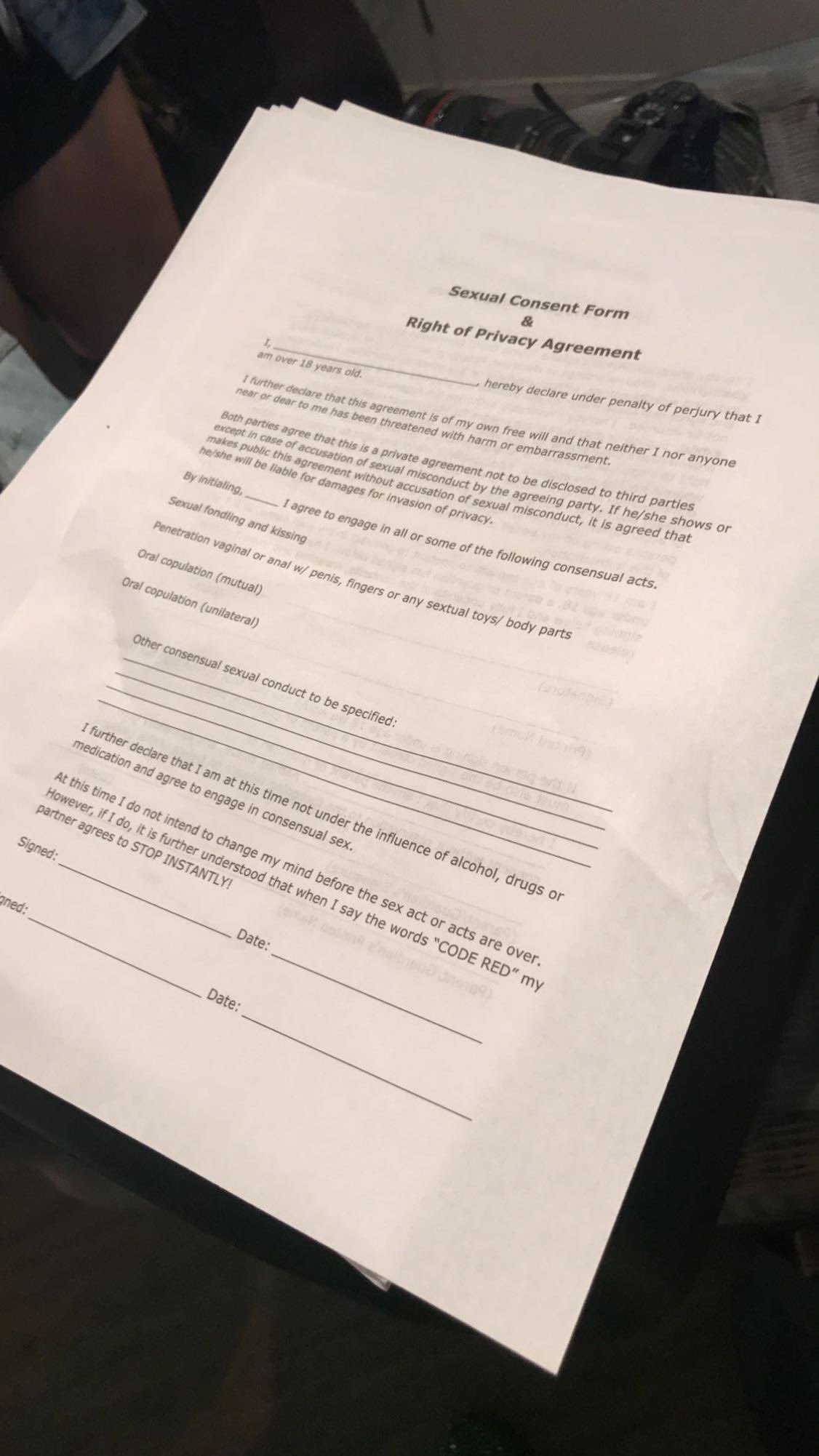 anyone remember seeing/signing these in durte dom’s apartment? i looked thru my snap stories bc i remember there being sexual consent forms and always wondered if they were serious or a joke... https://t.co/GbNDG0A1Ln