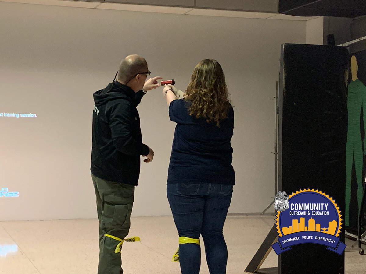 MilwaukeePolice's tweet photo. #MKEPD #HappeningNow Milwaukee Police Department-Office of Community Outreach & Education #CitizensAcademy week 4 #ForceScenarios. #MiloRange https://t.co/cd0S0nw69Y