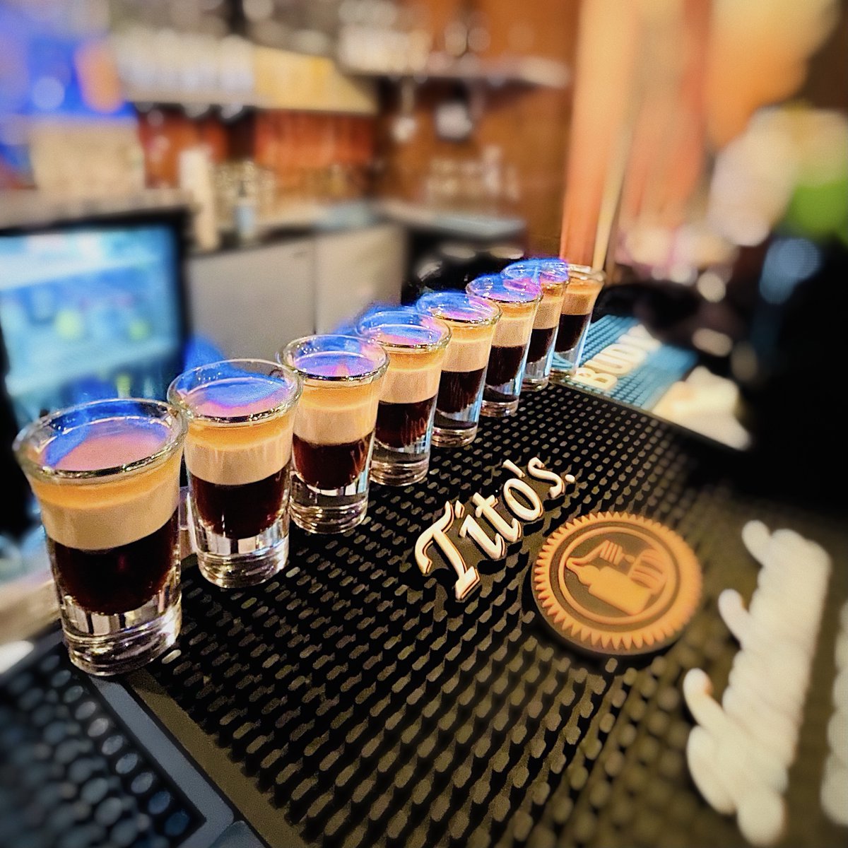 B-52, one for me, and one for you 🥃🔥
⠀⠀⠀⠀⠀⠀⠀⠀⠀⠀⠀⠀
#urbanroastdc #thirstythursday #b52 #shooters #lineup #drinks #specialtydrinks #cafe #cocktails #sharedplates #onlyaturban #yum #dcbar #dcdrinks #washingtondc #cherryblossoms #festive #weekendloading