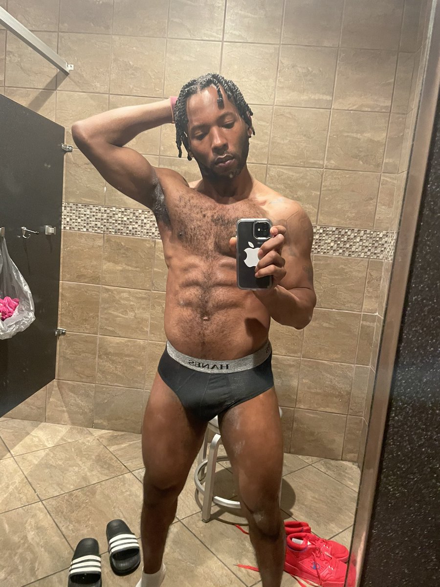 ivan_dateerible's tweet photo. #tbt 

#week4 back at it #progresspic

#2021 #mood 

#selfie 
•
#noedit 
•

💯💯💯💯😌😌😌😌💯💯💯💯

#progress #afro #afrohair #follow #black #melanin #fitnessmotivation #beardgang #melaninpoppin #model #instafit #instafitguy #workout https://t.co/0my4UUvb9s