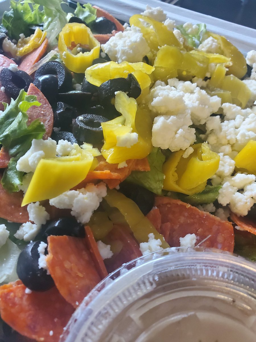 eddiewarren30's tweet photo. Food for the day was......man it was good.#thankGod #greeksalad #spinachcalzone #buffalofishandfries https://t.co/rNhfaxtabQ