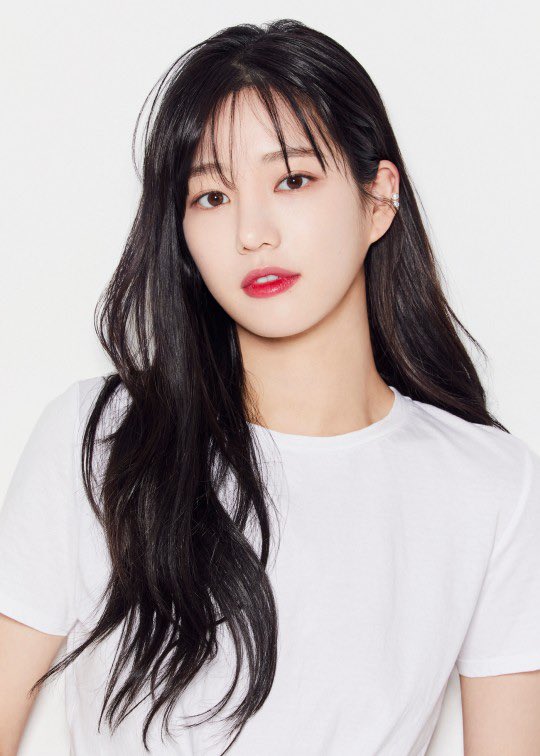 LDramaland's tweet photo. #LeeYooBi in talks to star in the upcoming drama #YumisCells along with #KimGo
She will play as Ruby, a coworker of the main character Yumi
Schedule to air 2nd half of the year
Source naver https://t.co/CH3WzaJphx